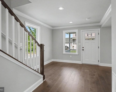 7501 Riddle Avenue - Photo Thumbnail 9