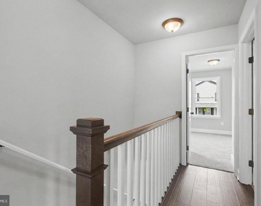 7501 Riddle Avenue - Photo Thumbnail 25