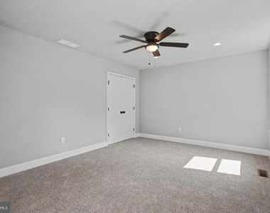 7501 Riddle Avenue - Photo Thumbnail 34