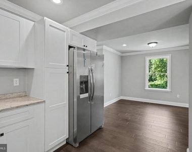 7501 Riddle Avenue - Photo Thumbnail 17
