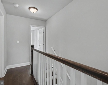 7501 Riddle Avenue - Photo Thumbnail 23