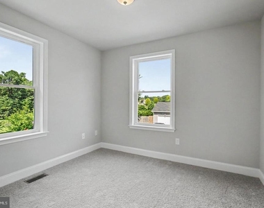 7501 Riddle Avenue - Photo Thumbnail 28