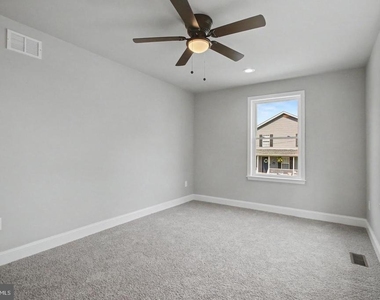 7501 Riddle Avenue - Photo Thumbnail 32