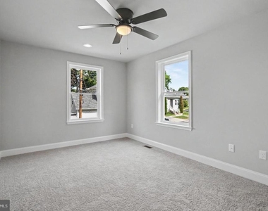7501 Riddle Avenue - Photo Thumbnail 30