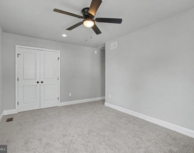 7501 Riddle Avenue - Photo Thumbnail 31
