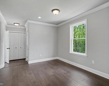 7501 Riddle Avenue - Photo Thumbnail 19