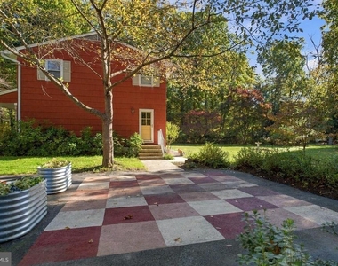 8325 Woodland Road - Photo Thumbnail 34
