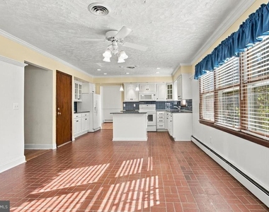 8325 Woodland Road - Photo Thumbnail 10