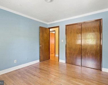 8325 Woodland Road - Photo Thumbnail 22