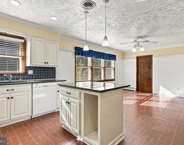 8325 Woodland Road - Photo Thumbnail 12
