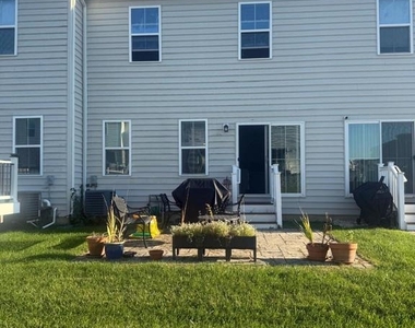 421 Goodwick Drive - Photo Thumbnail 2