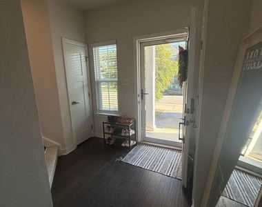 421 Goodwick Drive - Photo Thumbnail 6