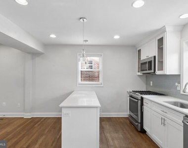 5027 11th Street Ne - Photo Thumbnail 8