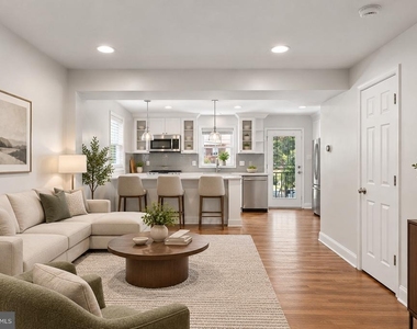 5027 11th Street Ne - Photo Thumbnail 1