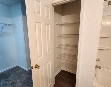 9032 Redtail Drive - Photo Thumbnail 30