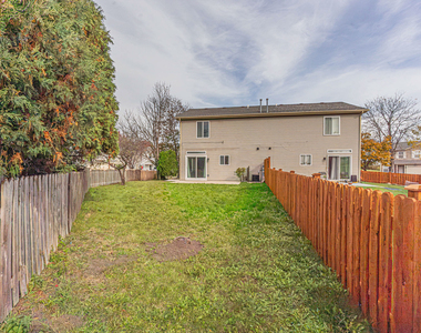 14030 Danbury Drive - Photo Thumbnail 19