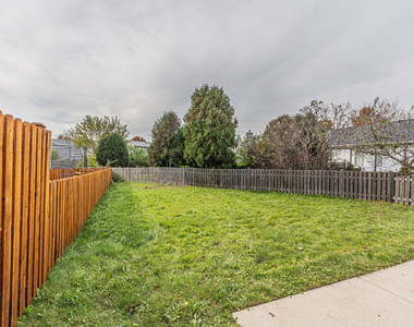 14030 Danbury Drive - Photo Thumbnail 18