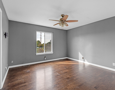 14030 Danbury Drive - Photo Thumbnail 16