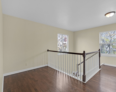14030 Danbury Drive - Photo Thumbnail 11