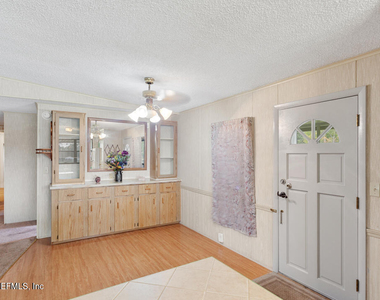 100 Mangels Drive - Photo Thumbnail 3