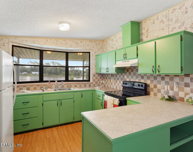 100 Mangels Drive - Photo Thumbnail 5