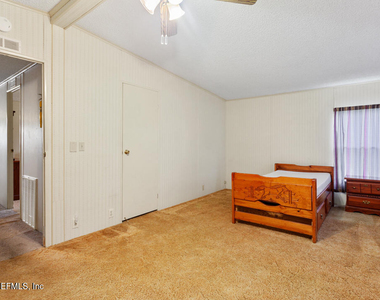 100 Mangels Drive - Photo Thumbnail 17