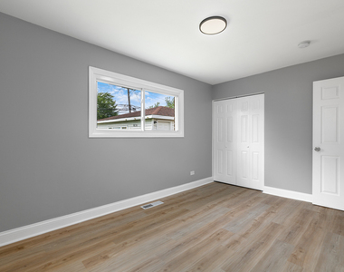1278 Burnham Avenue - Photo Thumbnail 16