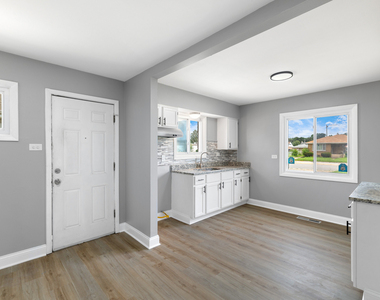 1278 Burnham Avenue - Photo Thumbnail 10
