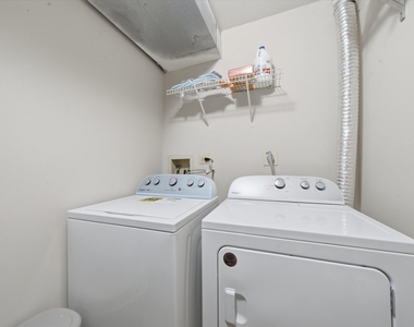 633 W Streamwood Boulevard - Photo Thumbnail 12