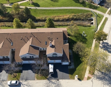 633 W Streamwood Boulevard - Photo Thumbnail 17