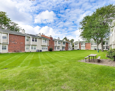 1364 E Wyndham Circle - Photo Thumbnail 13