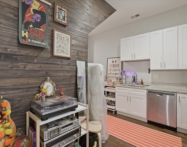 1854 W 18th Street - Photo Thumbnail 5