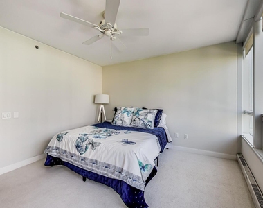340 E Randolph Street - Photo Thumbnail 12