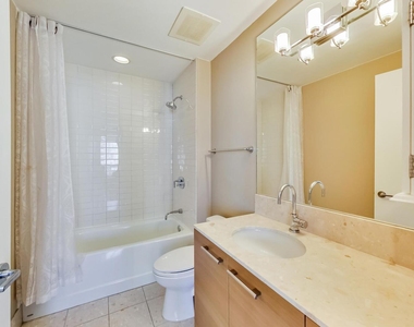 340 E Randolph Street - Photo Thumbnail 20