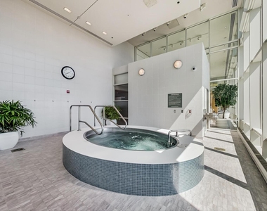 340 E Randolph Street - Photo Thumbnail 26