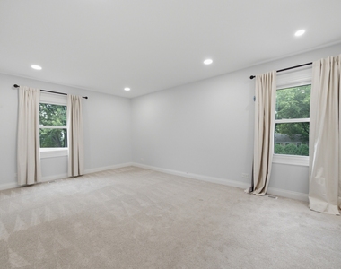 740 Thompson Court - Photo Thumbnail 16