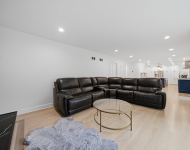 740 Thompson Court - Photo Thumbnail 11