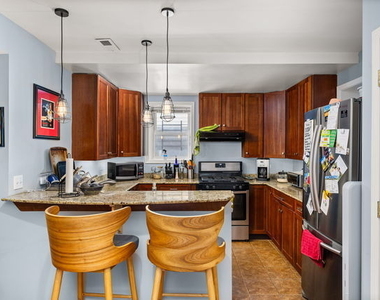 2122 W Huron Street - Photo Thumbnail 2