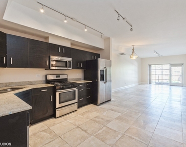 2801 W Ardmore Avenue - Photo Thumbnail 1