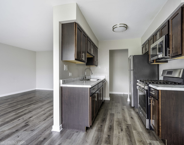1305 E Turtle Creek Circle - Photo Thumbnail 4