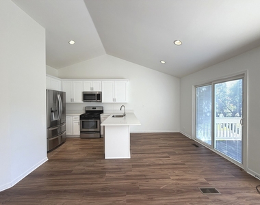 1228 Bradwell Lane - Photo Thumbnail 7