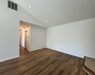1228 Bradwell Lane - Photo Thumbnail 5