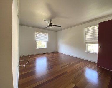 1228 Bradwell Lane - Photo Thumbnail 9