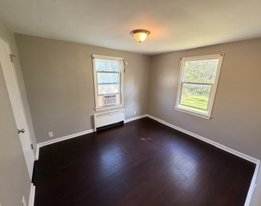 124 E State Street - Photo Thumbnail 7