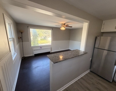 124 E State Street - Photo Thumbnail 3