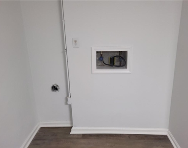 6370 Ashdale Drive - Photo Thumbnail 16