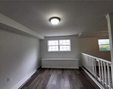 6370 Ashdale Drive - Photo Thumbnail 14
