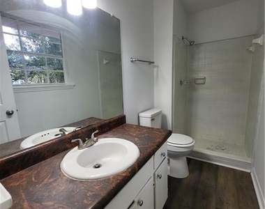 6370 Ashdale Drive - Photo Thumbnail 10