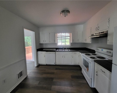 6370 Ashdale Drive - Photo Thumbnail 3