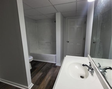 6370 Ashdale Drive - Photo Thumbnail 15
